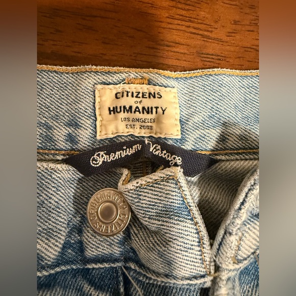 Citizens Of Humanity Light Wash Straight Jeans - Picture 2 of 7